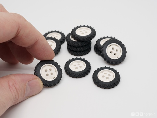 tractor wheel button by agepbiz fashion clothes tire rim 3d print model - Mito3D