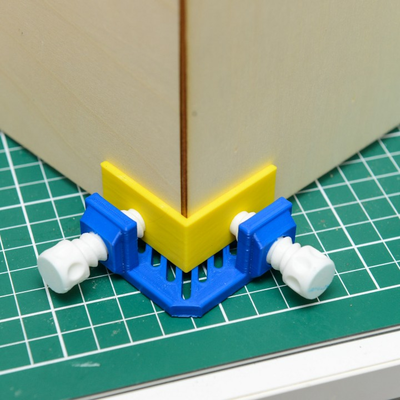 mini craft corner clamp by clockspring3d tools hand tool diy paper balsa model modeling modelling glue workshop miniatures screw thread bolt mechanical 3d print model - Mito3D