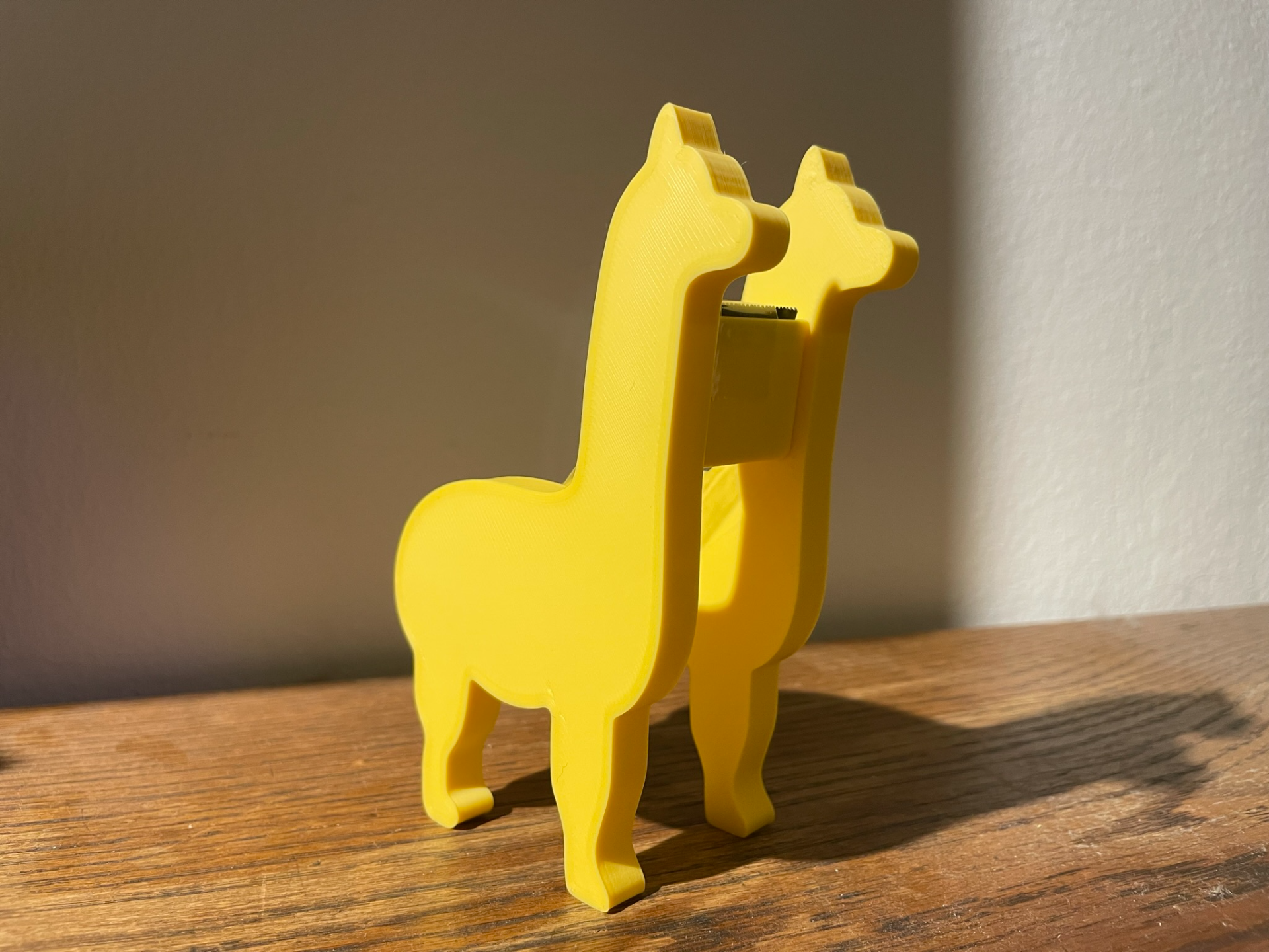 lama nastro dispenser by timotista domestico ufficio alpaca scotch washi magnetico scrivania animale divertimento carina 3D print model - Mito3D