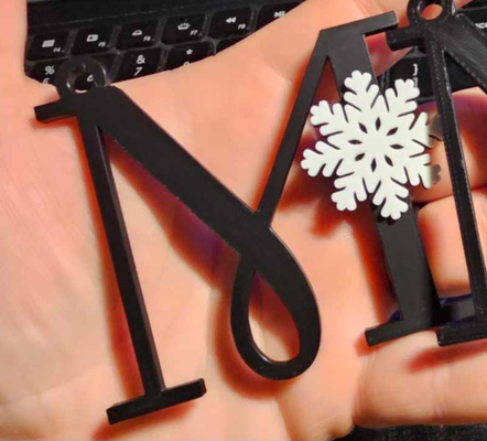 asılı mektup m kar tanesi by shyneflowlasercreationsandmore ev halkı dekor çorap etiket askı noel siyah beyaz 3d print model - Mito3D