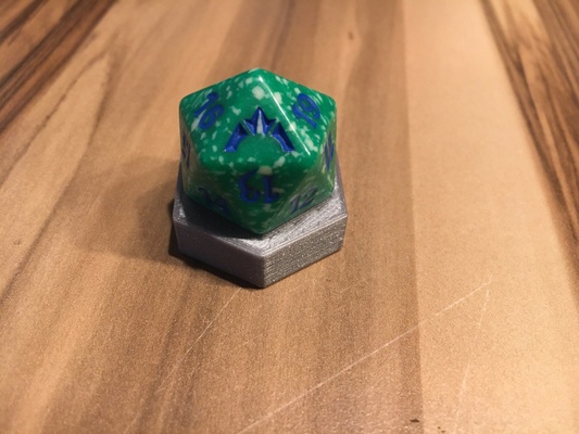 d20 würfel verhexen halter unterstützung base by cmr spielzeuge spiele tafel anzeige dnd mtg magie verliese drachen tablett magic the gathering sammlung dicetray diceholder würfelspiel spindown stift papier ikosaeder 3d print model - Mito3D