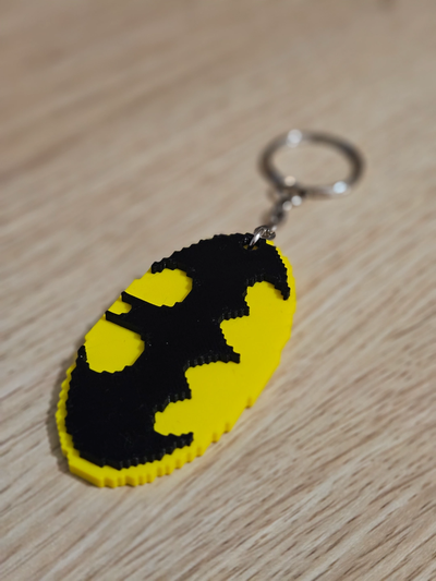 batman logo pixélisé porte clés by lacréativelily art panneaux logos dc rapide impression no ams 3d print model - Mito3D