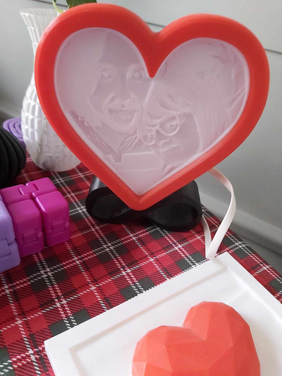 heart lithophane holder by jordan travers household decor valentiensday unique 3d print model - Mito3D