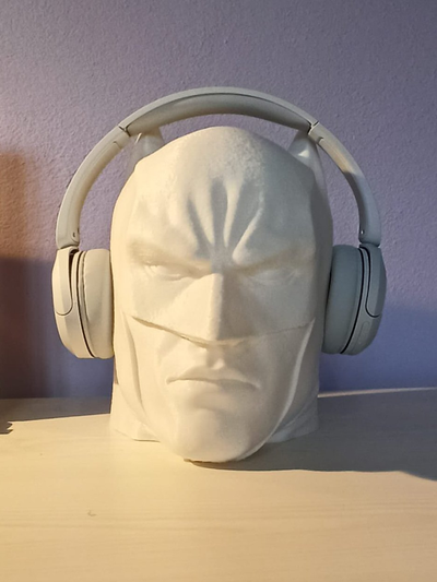 batman auricular soporte by atz78 pasatiempo bricolaje diy música murciélago hombre decoración arte accesorio abrazadera tablero auriculares apoyo auricepsholder súper heroes estante jugador regalo jugar gotham city batarang 3d print model - Mito3D