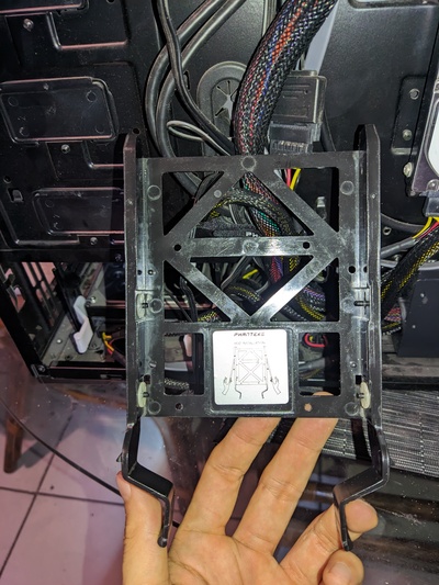 phanteks hdd attached rail by royeiror hobby & diy electronics slider guide harddrive caddy 3d print model - Mito3D