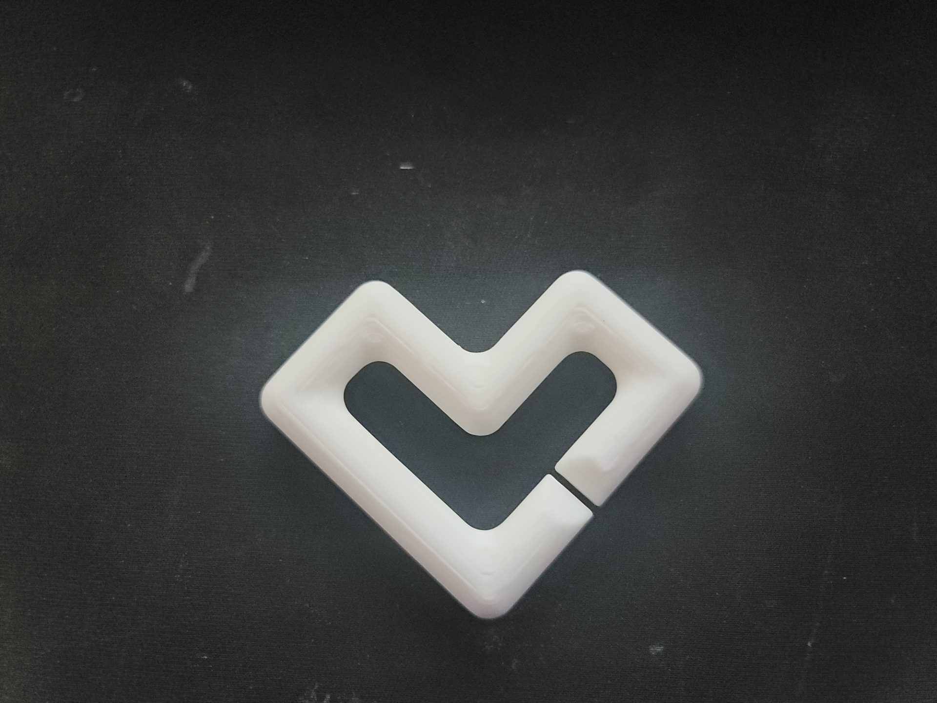 v conector logo cadenas by tiendas comestibles arte señales logos cadena equipo 3D print model - Mito3D