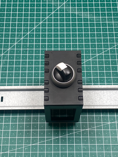 schiene montieren 22mm befehlen signalisieren geräte by chsi76 hobby diy elektronik schienenhalterung 22 3d print model - Mito3D