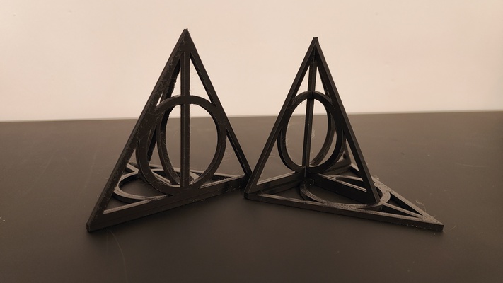 harry alfarero bookholder mortal reliquias logo by quinteliario shayne casa modelos reliquias muerte harrypotter 3d print model - Mito3D