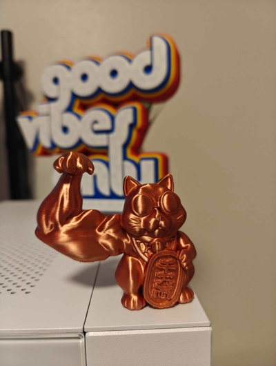 muscular suerte gato remezclado by pollo belleza miniaturas animales gracioso vida juguete miniatura divertido perro arte oro músculo 3d print model - Mito3D