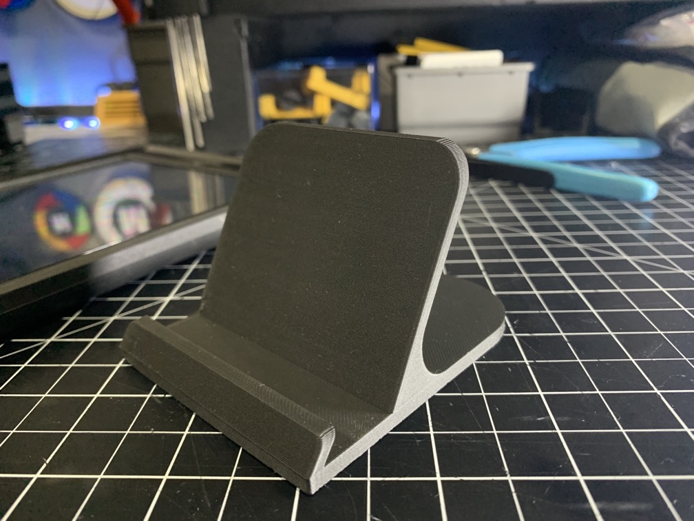 ipad tablette stand breit neu gemischt by k2 kevin werkzeuge gadgets ipadstand gerät 3D print model - Mito3D