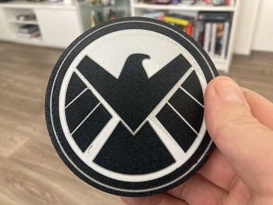 bouclier logo coaster by yakubhroch art panneaux logos vengeurs merveille 3d print model - Mito3D