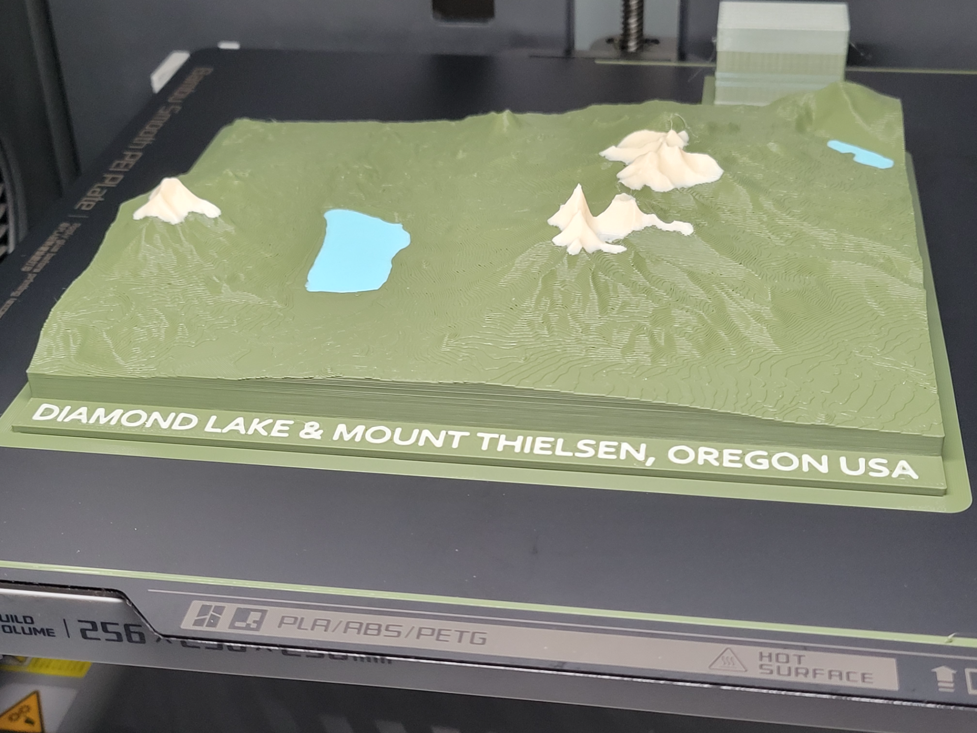 topo of diamante lago mt thielsen oregon uniti d'america by kabendesign formazione scolastica geografia montagna topografia topografico carta geografica cascata montagne cratere vulcano bailey mugnaio 3D print model - Mito3D