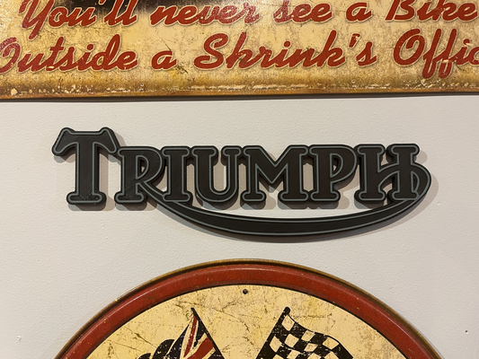 classique triomphe moto logo mur art by sayersdesign panneaux logos mural 3d print model - Mito3D