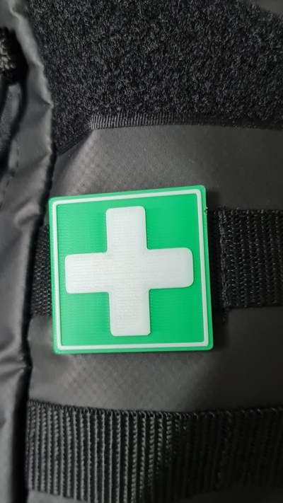 first aid badge clip by buddel art signs & logos icon firstaid 3d print model - Mito3D