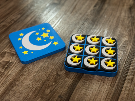 tictactoe yıldızlı gece yeniden karıştırılmış by josh 3d oyuncaklar oyunlar yazı tahtası ay star yıldızlar masa oyunu seyahat tik tac ayak parmağı tic toe taşınabilir gökyüzü oyun klasik 3d print model - Mito3D