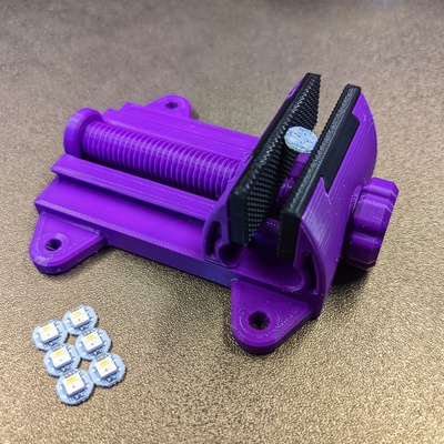 fully 3d printable mini vice interchangeable jaws by brunogalam tools 3d print model - Mito3D