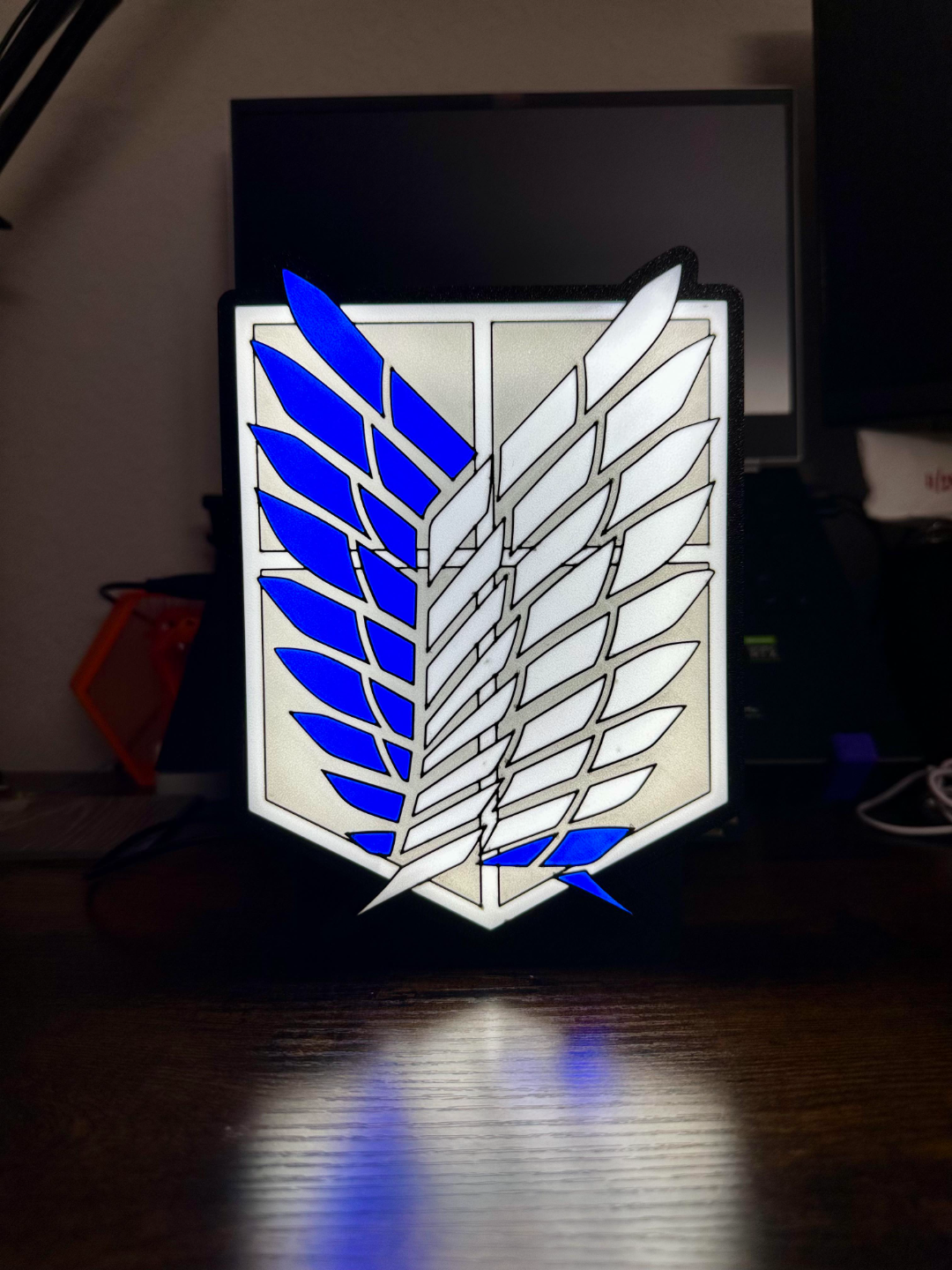 scouts reggimento lightbox by geek genio collettivo arte segni loghi scout ali aot attackontitan attacco on titano libertà anime erenyager yaeger mikasa luce scatola guidato lampada 3D print model - Mito3D