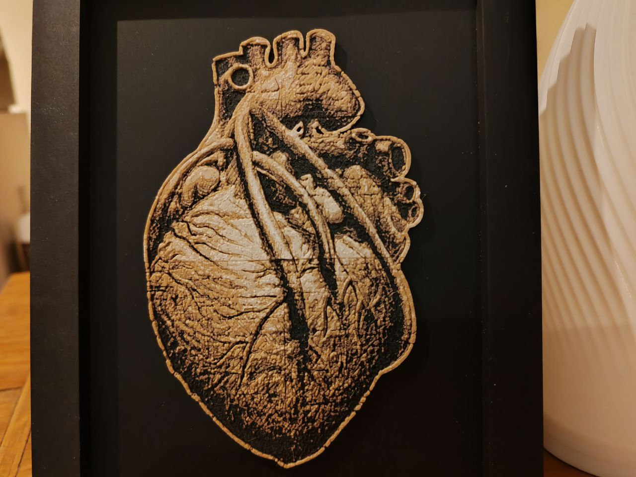 hueforge-heart-leonardo da vinci by camillabertrand household decor valentine heart hueforge 3D print model - Mito3D