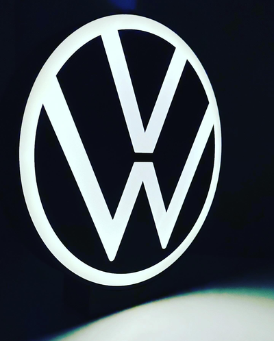 vw volkswagen logo lightbox by michal 3dtisk arte segni loghi luce 3d print model - Mito3D