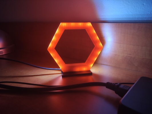 hexagon led lampe by arctic23 haushalt dekor sechseckig verhexen leiste 3d print model - Mito3D