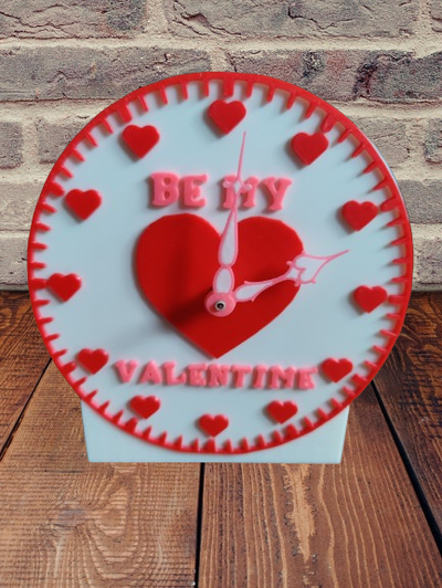 valentime bureau table l'horloge by oncle joeys créations ménage décor valentin cadeau valentines journée l'amour femme petite amie multicolore horloge 3d print model - Mito3D