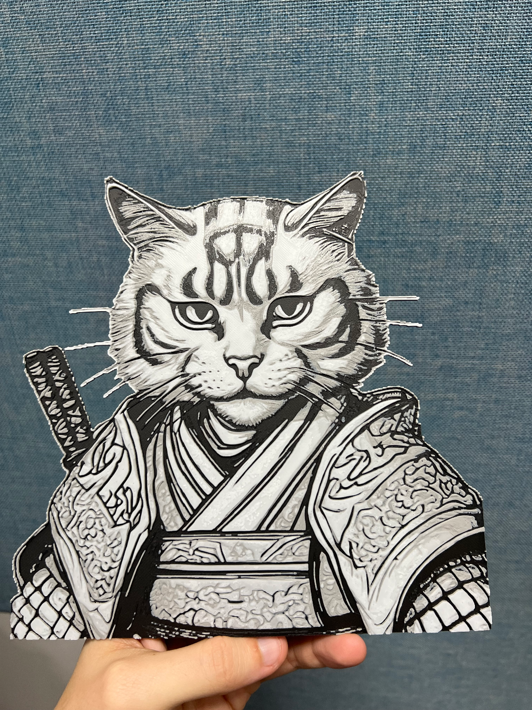 katze samurai hutschmiede by herr moldybread generativ 3d modell lithophan katzen abonnieren filamentmalerei 3D print model - Mito3D