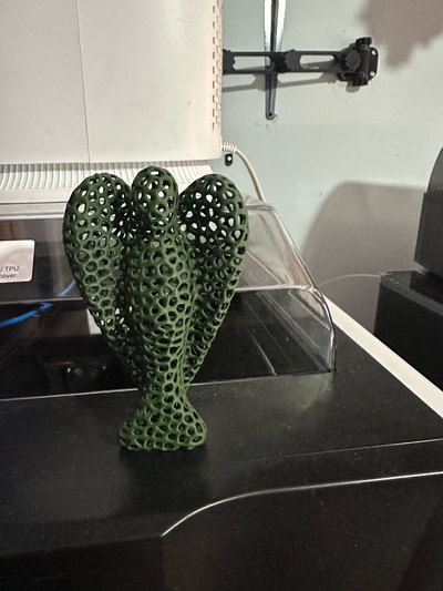 voronoi angelo by matdanck121 arte sculture arredamento scultura figura figurina domestico tassellazione 3d print model - Mito3D