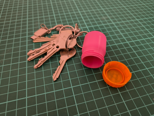 keychain pills others kl enka na pr ky a ostatn  by karel pra an household house models pill box health container tablet travel storage minicontainer bottle cap key stash stashbox honeycomb patern 3d print model - Mito3D