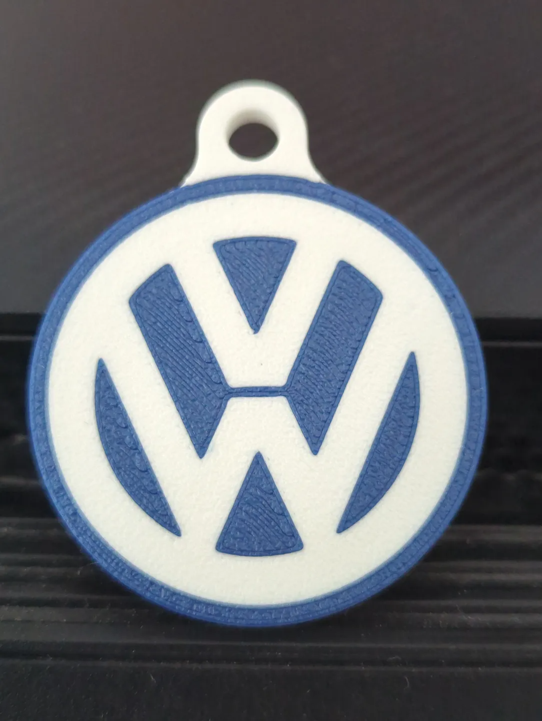 volkswagen porte clés multicolore by z3dartandtech outils gadgets polo golf 3D print model - Mito3D