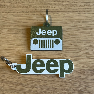 jeep logo wortmarke schlüsselbund by 3dingo kunst zeichen logos portachiavi auto maschine wagen gadget accessori zubehör fahrzeug geschrieben wort kennzeichen schlüsselring schlüsselhalter umkehren drucken umkehrdruck 4x4 schlüssel kette 3d print model - Mito3D