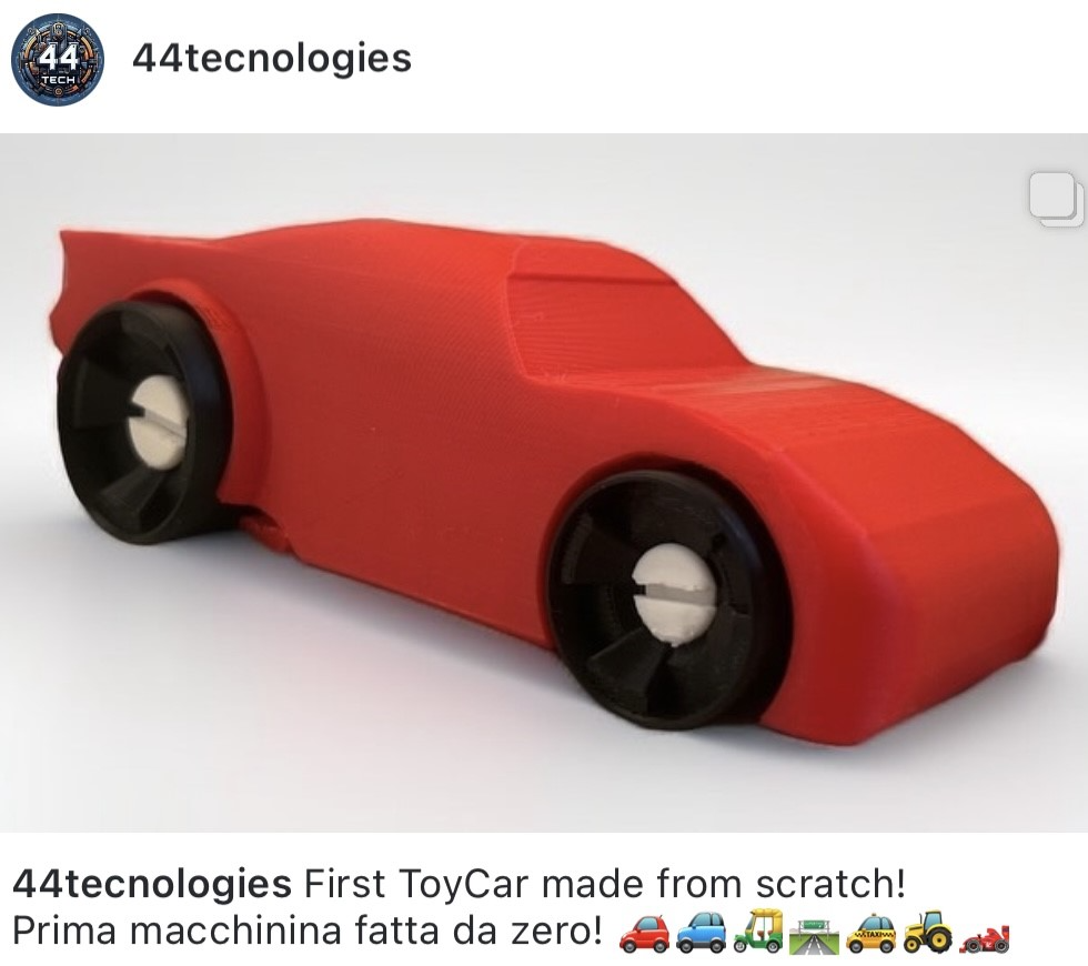 juguete coche carreras by 44tech juguetes juegos vehiculo máquina corsa giocattolo gioco coches rayo mcqueen 3D print model - Mito3D