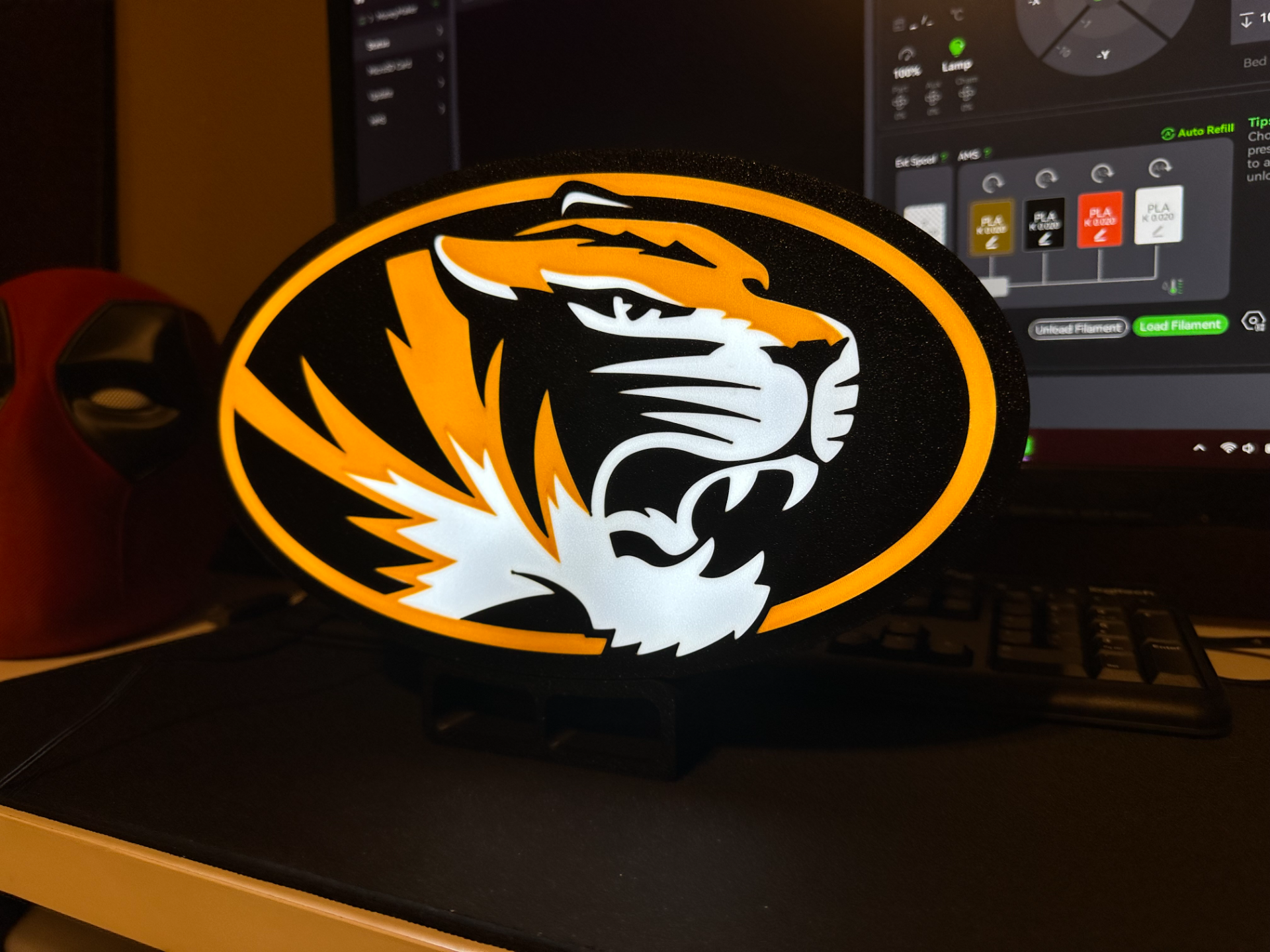 missouri mizzou ışık kutu by moltenplastic3d üretken 3d model şapka dövmesi taş ocağı led spor dalları futbol kolej 3D print model - Mito3D