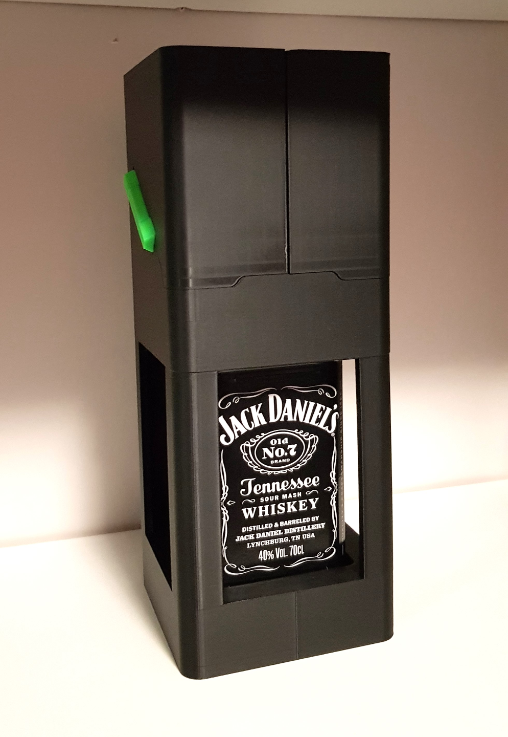 whiskey liquor holder jack daniel's by zamby 3d household decor brown hot porta liquore alcohol alcool alcolico alcol 700ml 40 3D print model - Mito3D