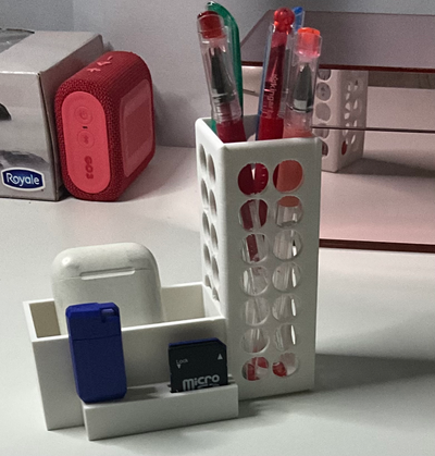 scrivania organizzatore by jkucher domestico ufficio penna titolare supporto usb micro sd carta airpod 3d print model - Mito3D