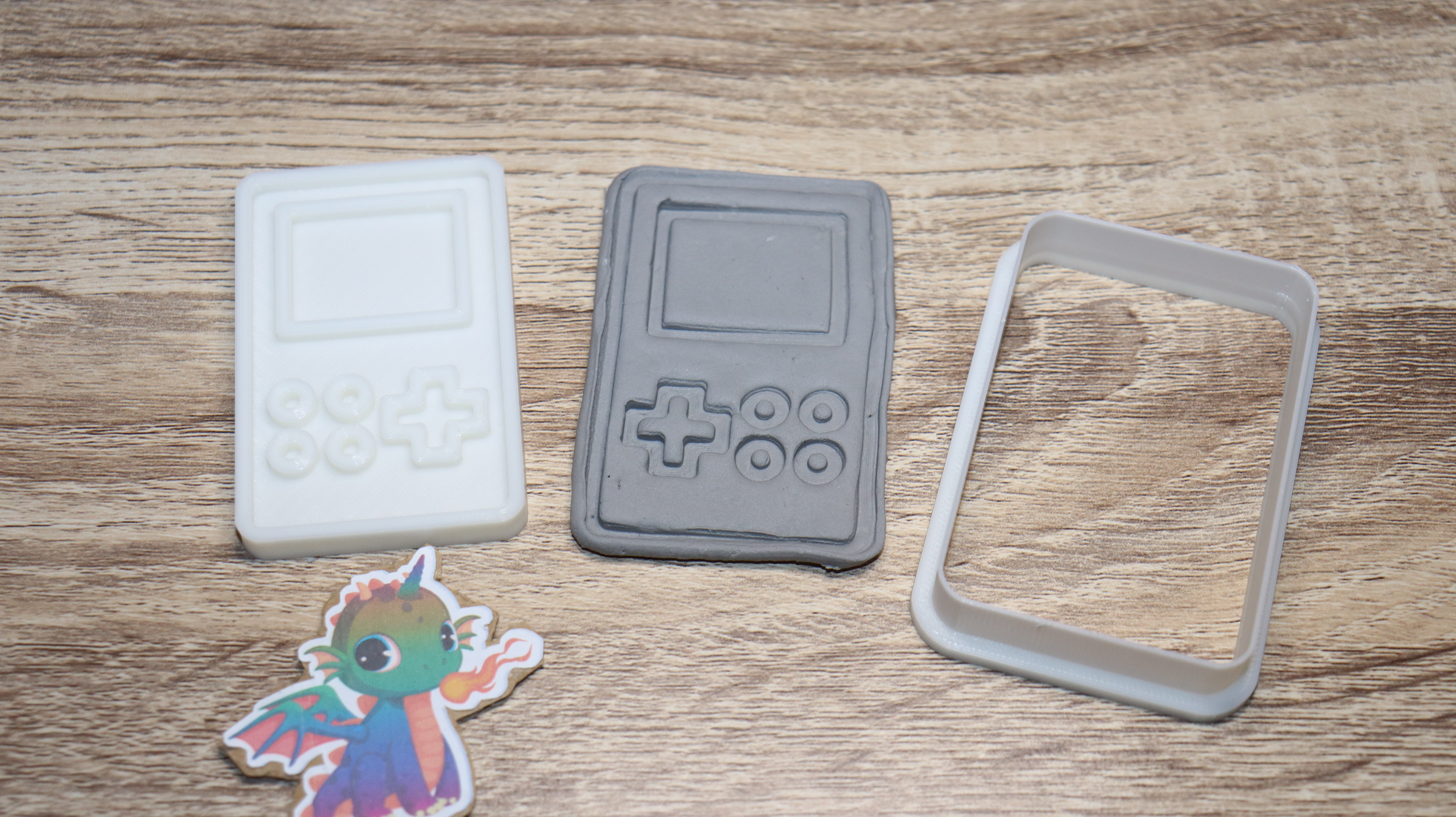 biscoito cortador retro jogos dispositivo by unicórnio dragão fogo casa modelos game boy biscoitos 3dcookiecutters jogo portátil cookiestamp plaetzchenausstecher molde bolachas cor gameboy bolacha ausstecher cookiescutter christmascookiecutter gameboypocket keksform keksformen carimbo argila carimbos nintendo cortadores 3D print model - Mito3D