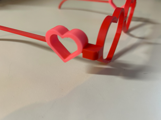 valentinstag herz brille by liv la mode liebe zubehör zubehörteil rosa rot 3d print model - Mito3D