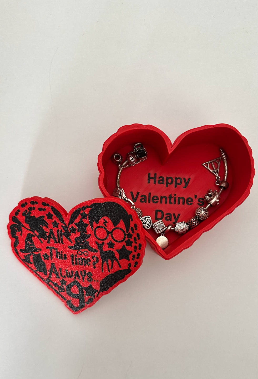 hp harry potter style valentine's heart box by michal 3dtisk household festivities gift valentine valentineday storage hogwarts giftbox love i candy fun ams decor container kiss happy valentines day 3D print model - Mito3D