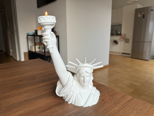 statua of libertà tealight in piedi by gallus design domestico arredamento candela titolare supporto 3d print model - Mito3D