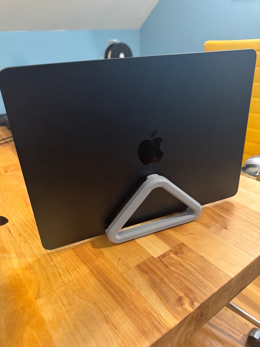 macbook air portable supporter usb centre by willm davis ménage bureau mac organisation bureau 3D print model - Mito3D