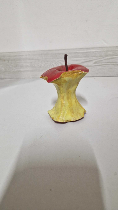 maçã realista by mackostepan brinquedos jogos fruta 3d print model - Mito3D