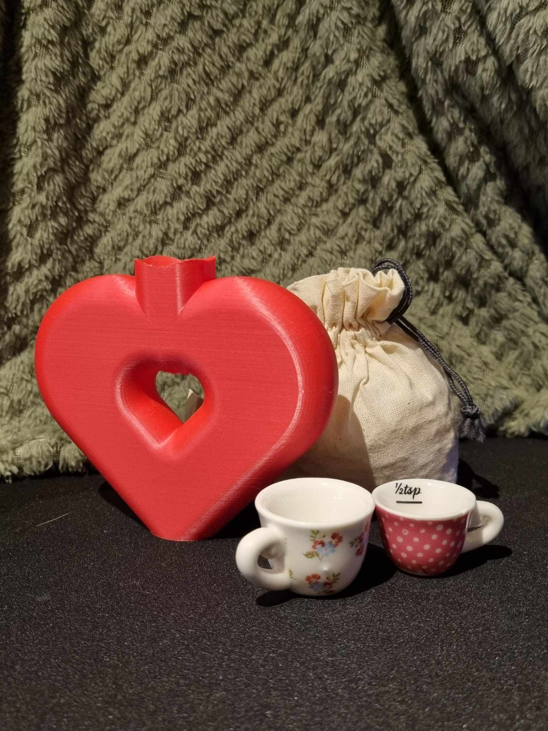 love potion by theforg3d props & cosplays prop valentine valentinesday2024 gift dungeons dragons dungeon witch wizard spell fun fantasy cosplay giftideas ornamanet cute heart bottle magic health handheld games gaming 3D print model - Mito3D