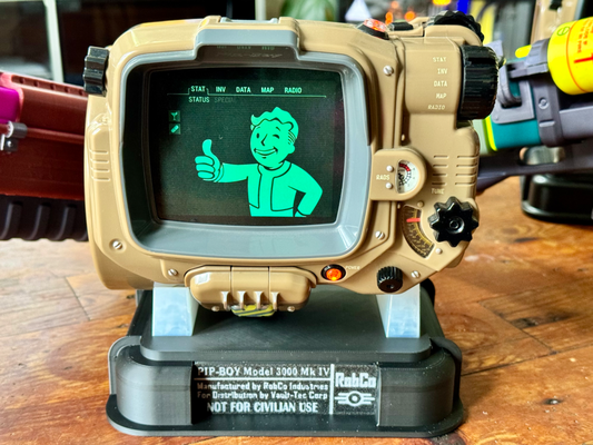 pip boy 3000 mk iv estante soporte cartel caer 4 coleccionista edición pepita chico by faran3d accesorios cosplays disfraces pipboy fallout4 mkiv fallout76 fallout3 monitor coleccionistas edición 3d print model - Mito3D