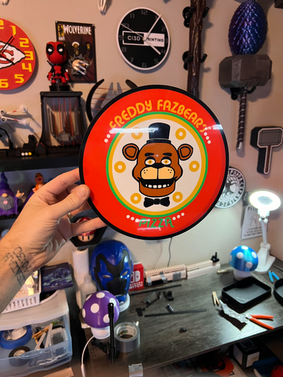 freddy fazbear fnaf led lampe by codyinbody3 art modèles vendredi nuit at freddys animatronique lumière boite 3d print model - Mito3D