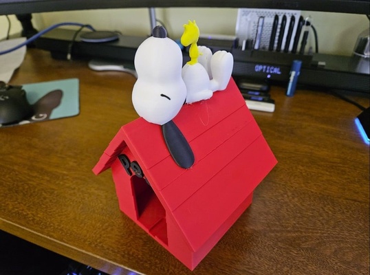 snoopy birdhouse multi color remixed by oliver1071 household garden 3d print model - Mito3D