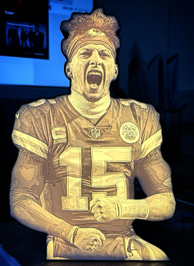 patrick mahomes taş ocağı kutu kansas kent şefler nfl by 3ddruckbydennis üretken 3d model şapka dövmesi patrickmahomes futbol amerikan final karşılaşması süper çanak led ışık light lampe oyun kurucu 3d print model - Mito3D