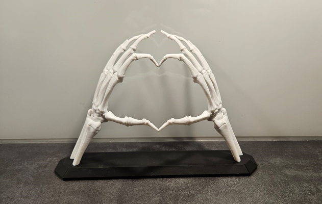 scheletro cuore mani gesto by 3dmakeryde arte sculture san valentino spaventoso 3d print model - Mito3D