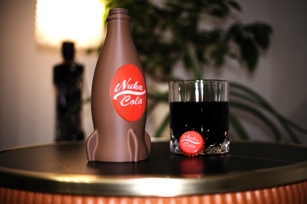 nuka cola garrafa cair by sakul adereços cosplays vídeo jogos videogame suporte réplica cosplay 3d print model - Mito3D