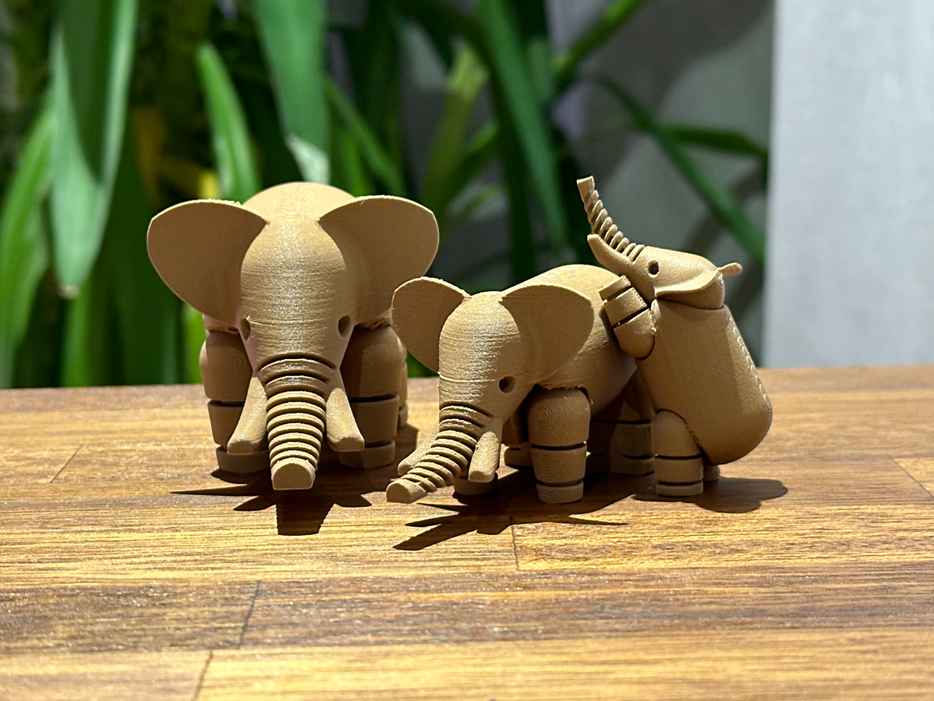 souple l'éléphant flottant couches fixé tronc + jambes renforcé remixé by 39 ours miniatures animaux mignonne articulé animal remix réparer 3D print model - Mito3D