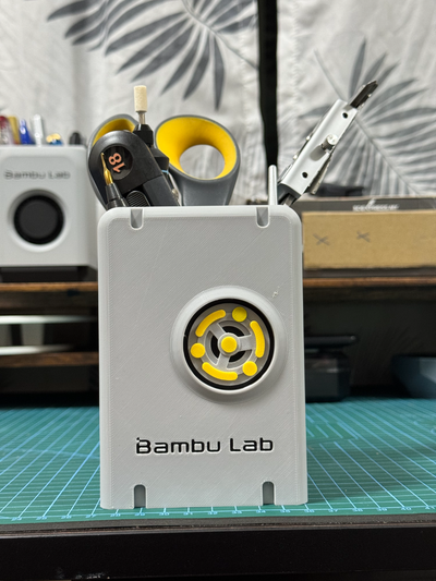 bambu laboratoire a1 tête d'outil outil titulaire soutien papeterie bureau organisateur by ross3d ménage bureau crayon stylo boîte récipient bambua1 3d print model - Mito3D