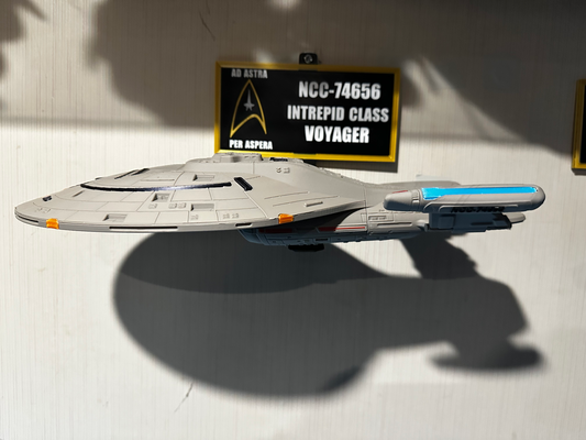 wall mount martin taichl's voyager remixed by jnangano hobby & diy vehicles wallmount ship space star trek federation voyager 3d print model - Mito3D